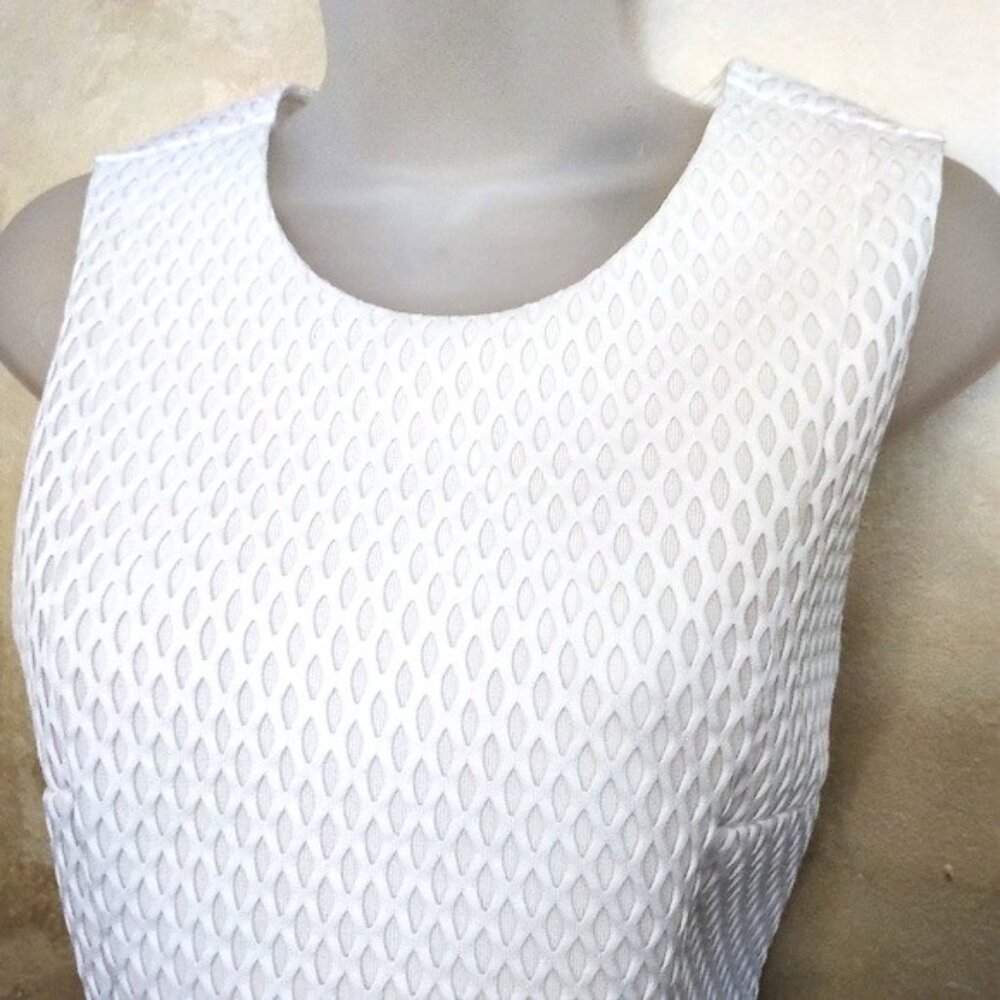 Incredible Sleeveless Top by Express Like New M - Picture 5 of 7